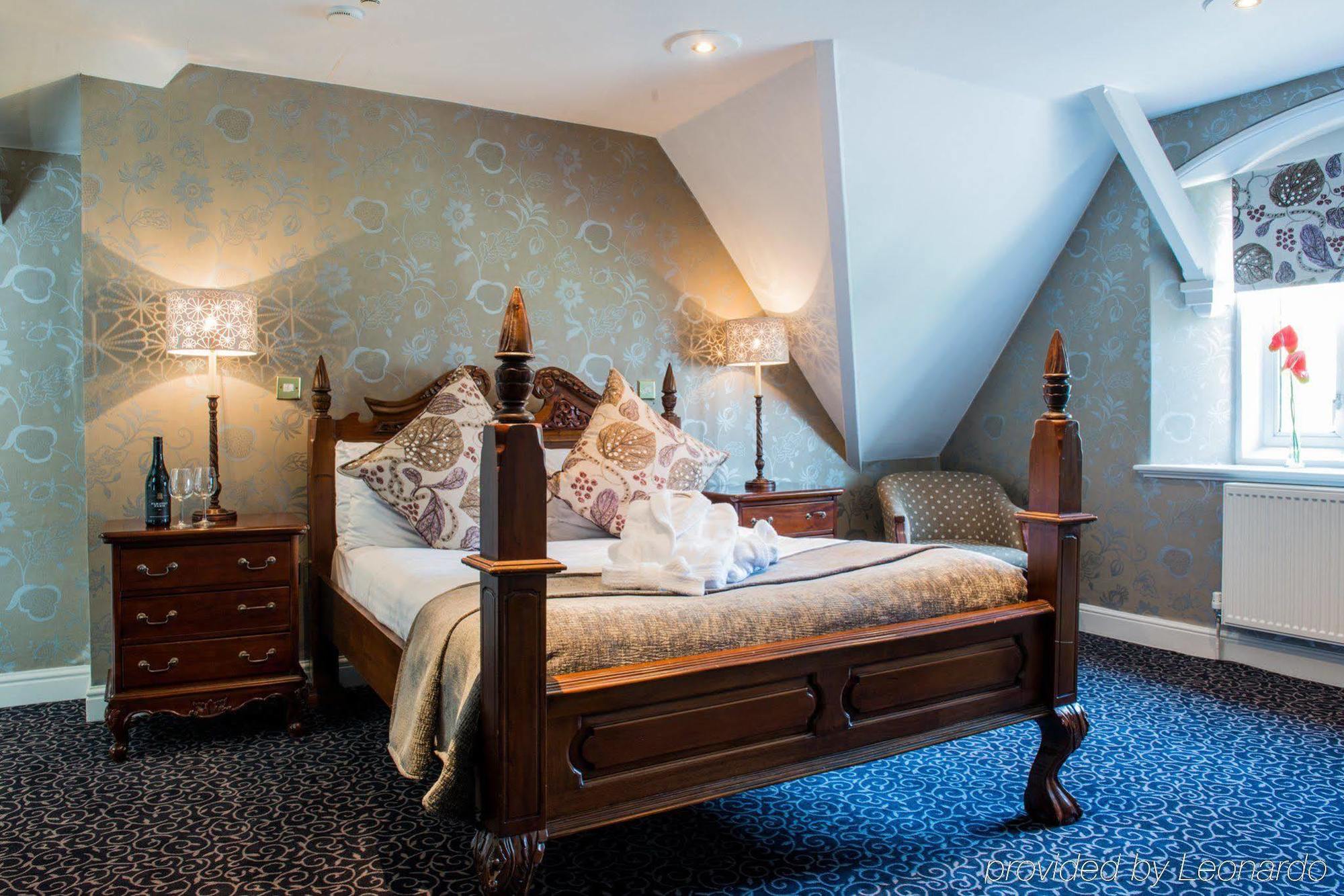 The Coed-Y-Mwstwr Hotel Bridgend  Zewnętrze zdjęcie
